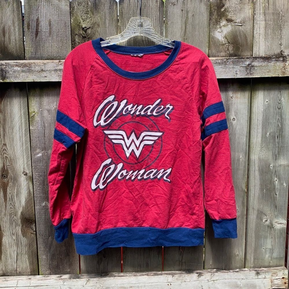 Wonder Woman top sz. M